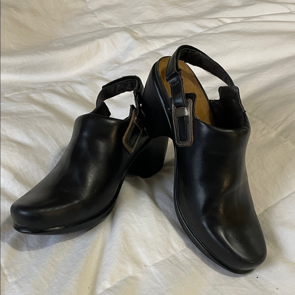 Naot | Black | Leather | Mules/Clog | SlingBack | Eden Collection |Size 37